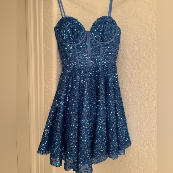 Unworn Blue Sparkly Corset Short Sequin A-line Homecoming Dress - Picture 1 of 2